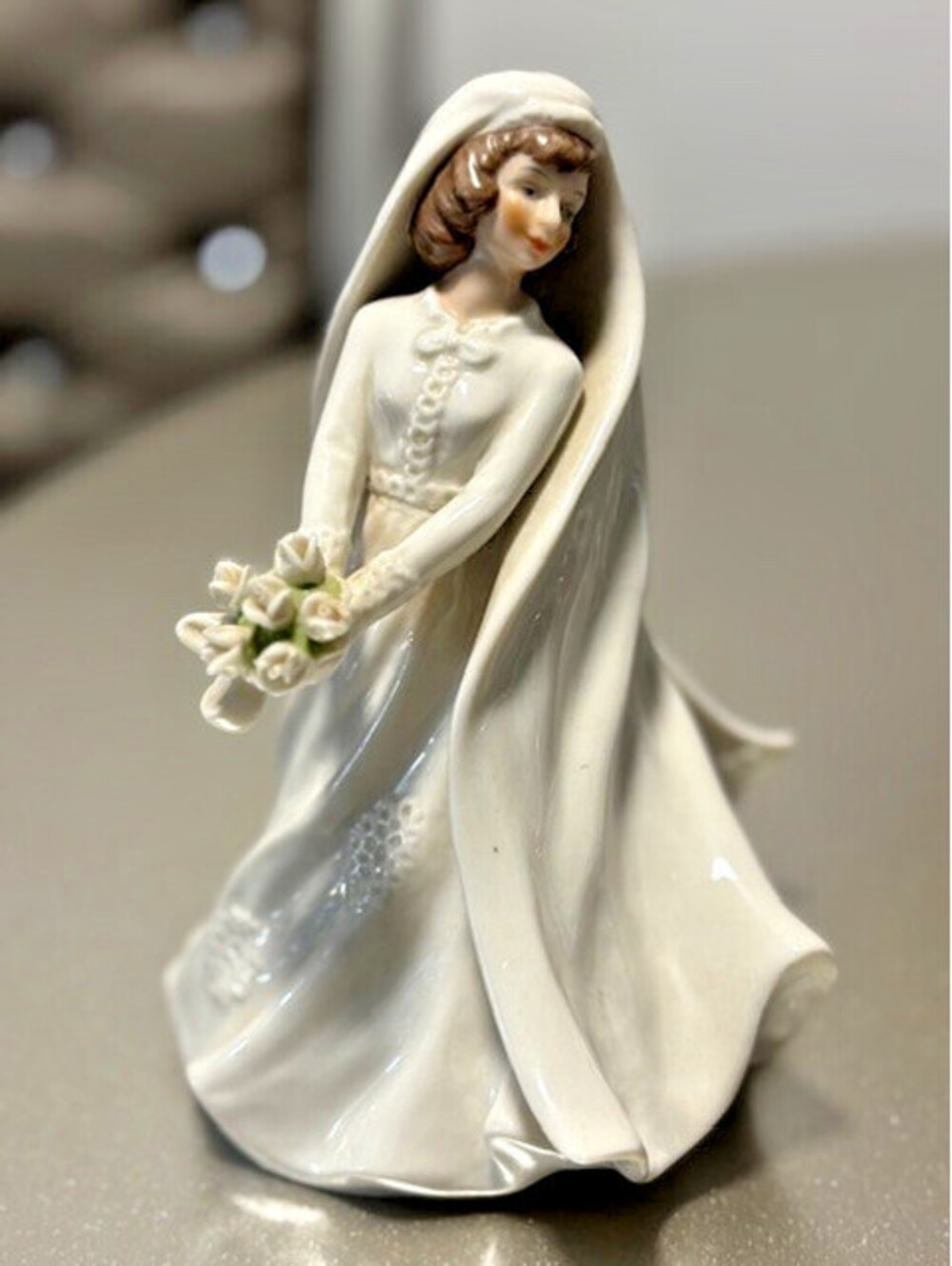 Vintage 1970 GOEBEL Germany White Porcelain WEDDING DAY BRIDE 8"h Figurine FF303